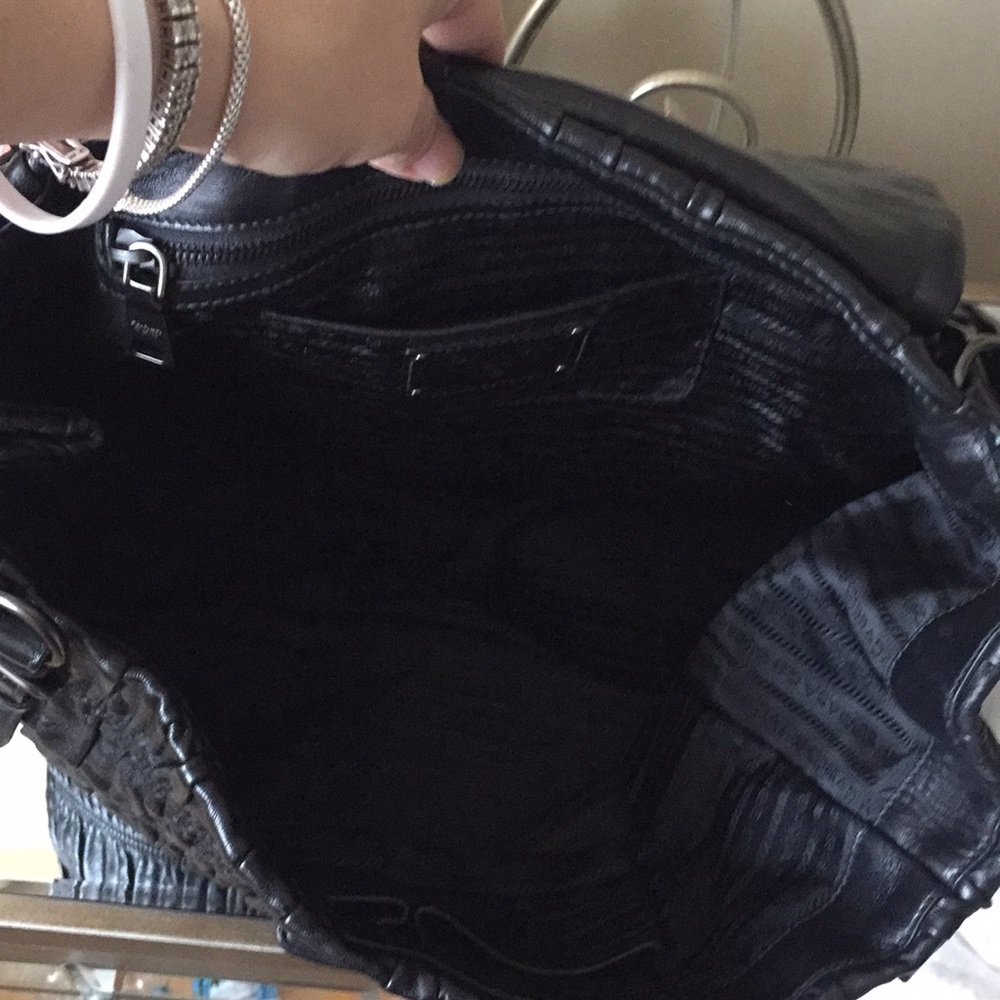 Prada bag XXL - Picture 10 of 16
